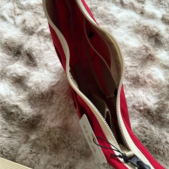 Walker Goods Bay Bag Red Crossbody NWT - Picture 5 of 5